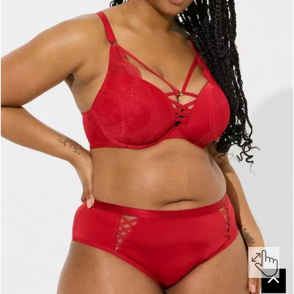 ⚘️Like new Torrid 46ddd XO Plunge Push-Up Bra - Picture 1 of 5